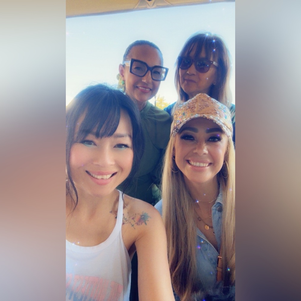 👭👚🧥👗👜👛👒👠👡👢 - Picture 8 of 10
